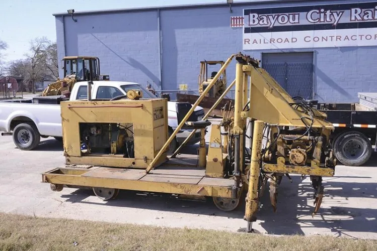 Photo #32 of EQUIPMENT FORMERLY USED BY BAYOU CITY RAIL, FEATURING: WHEEL LOADERS, BACKHOES, EXCAVATORS, FORKLIFTS, TRACTORS, TRUCKS, PICKUP TRUCKS, TRAILERS, AIR COMPRESSORS, HUGE QUANTITY OF TOOLS & MUCH MORE