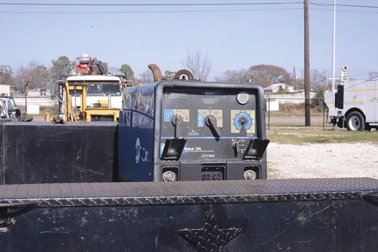Photo #34 of EQUIPMENT FORMERLY USED BY BAYOU CITY RAIL, FEATURING: WHEEL LOADERS, BACKHOES, EXCAVATORS, FORKLIFTS, TRACTORS, TRUCKS, PICKUP TRUCKS, TRAILERS, AIR COMPRESSORS, HUGE QUANTITY OF TOOLS & MUCH MORE