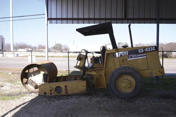 Photo #53 of EQUIPMENT FORMERLY USED BY BAYOU CITY RAIL, FEATURING: WHEEL LOADERS, BACKHOES, EXCAVATORS, FORKLIFTS, TRACTORS, TRUCKS, PICKUP TRUCKS, TRAILERS, AIR COMPRESSORS, HUGE QUANTITY OF TOOLS & MUCH MORE