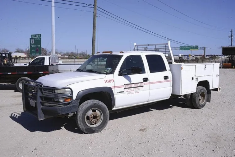 Photo #59 of EQUIPMENT FORMERLY USED BY BAYOU CITY RAIL, FEATURING: WHEEL LOADERS, BACKHOES, EXCAVATORS, FORKLIFTS, TRACTORS, TRUCKS, PICKUP TRUCKS, TRAILERS, AIR COMPRESSORS, HUGE QUANTITY OF TOOLS & MUCH MORE