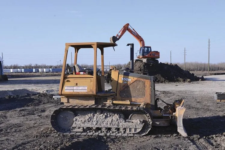 Photo #70 of EQUIPMENT FORMERLY USED BY BAYOU CITY RAIL, FEATURING: WHEEL LOADERS, BACKHOES, EXCAVATORS, FORKLIFTS, TRACTORS, TRUCKS, PICKUP TRUCKS, TRAILERS, AIR COMPRESSORS, HUGE QUANTITY OF TOOLS & MUCH MORE