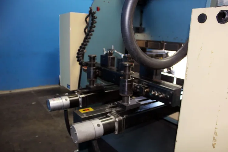 Photo #81 of CHIP MAKING AND FABRICATING MACHINERY AUCTION: SHOT BLAST SYSTEMS, LASERS, LATHES, MILLS, THERMAL OXIDIZER, BRAKES, PRESS BRAKES, CRIMPING MACHINE, EDM, KILN, GRINDERS, INDUCTION HEATING SYSTEM,  PUNCH, PARTS WASHER &  MUCH MORE