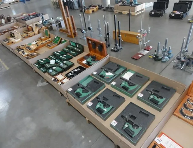 Photo #7 of SURPLUS INSPECTION, TEST & MEASUREMENT AND SUPPORT EQUIPMENT FROM IBM