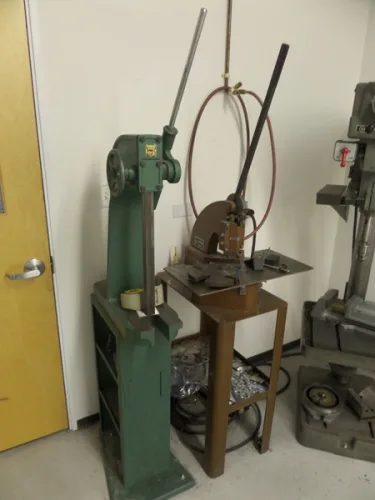 Photo #59 of 2-DAY GLOBAL ONLINE AUCTION - DAY #1: ASSETS NO LONGER REQUIRED IN THE CONTINUED OPERATIONS OF QUANTUM, LEADER IN DATA PROTECTION AND BIG DATA MANAGEMENT SOLUTIONS TO INCLUDE HUNDREDS OF LOTS OF MACHINE TOOLS AND CALIBRATION EQUIPMENT.
