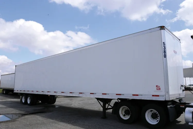 Photo #19 of BY ORDER OF THE OWNER UTICA LEASCO, LLC - ASSETS FORMERLY UTILIZED BY REDLINE ENTERPRISE, LLC: (28) FREIGHTLINER, INTERNATIONAL, VOLVO TRUCK TRACTORS AS NEW AS 2005, (38) TRAILERS AS NEW AS 2007