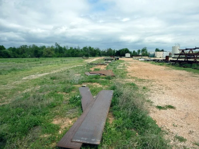 Photo #21 of THE FORMER ASSETS OF DIXIE SOUTHERN ARKANSAS, LLC, HEAVY FABRICATING FACILITY INCLUDING: LATE MODEL ROUNDO PLATE AND ANGLE ROLLS, FABRICATING MACHINERY, ROUGH TERRAIN CRANES & MORE