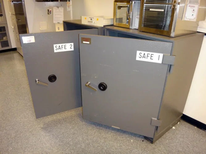 Photo #46 of SURPLUS TO ONGOING OPERATIONS OF ENDO PHARMACEUTICALS, A SPECIALTY PHARMACEUTICAL COMPANY ENGAGED IN R&D OF PRESCRIPTION DRUGS USED TO TREAT & MANAGE PAIN