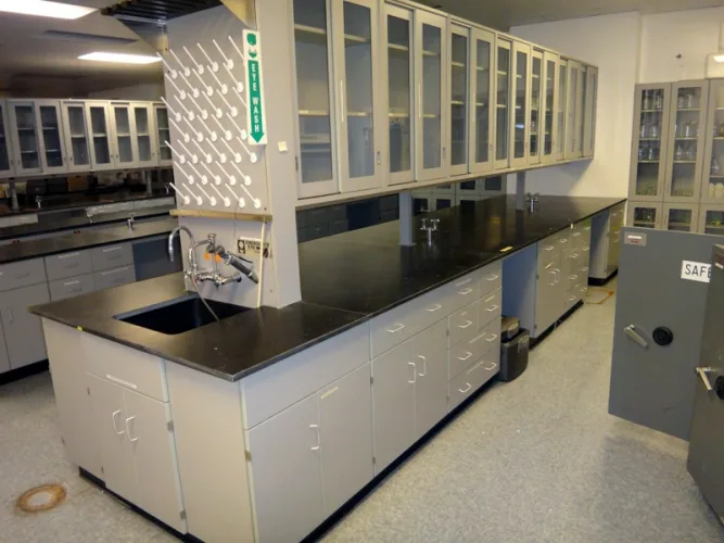 Photo #55 of SURPLUS TO ONGOING OPERATIONS OF ENDO PHARMACEUTICALS, A SPECIALTY PHARMACEUTICAL COMPANY ENGAGED IN R&D OF PRESCRIPTION DRUGS USED TO TREAT & MANAGE PAIN