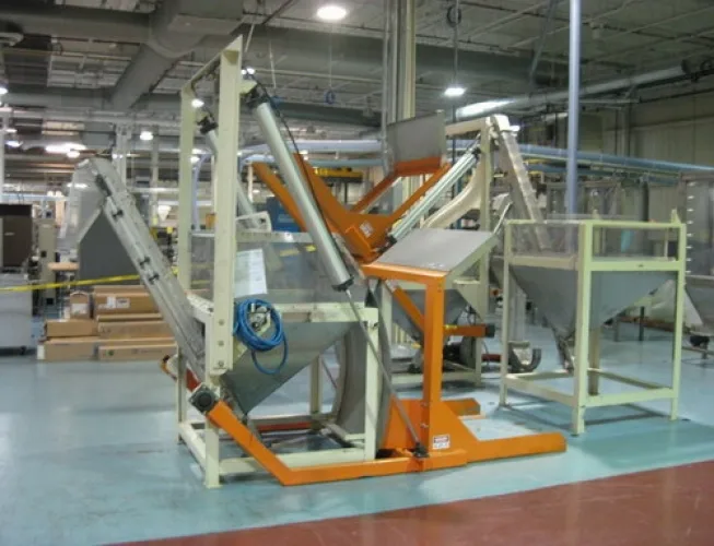 Photo #106 of SURPLUS TO THE ONGOING OPERATIONS OF CLOSURE SYSTEMS INTERNATIONAL: COMPLETE CLOSURE OF 160,000 SQ FT PRODUCTION FACILITY - (25) INJECTION MOLDING MACHINES FROM HUSKY, NISSEI, NETSTAL, FERROMATIK, CONVEYORS, METAL FABRICATING & MORE