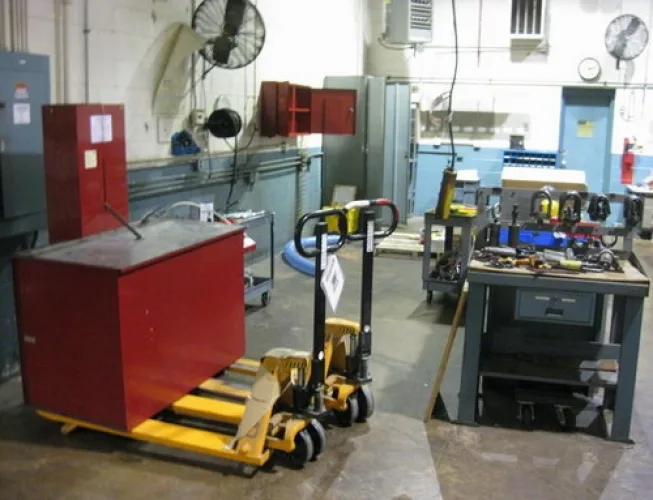 Photo #117 of SURPLUS TO THE ONGOING OPERATIONS OF CLOSURE SYSTEMS INTERNATIONAL: COMPLETE CLOSURE OF 160,000 SQ FT PRODUCTION FACILITY - (25) INJECTION MOLDING MACHINES FROM HUSKY, NISSEI, NETSTAL, FERROMATIK, CONVEYORS, METAL FABRICATING & MORE