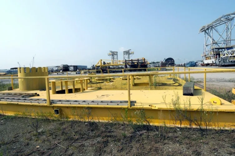 Photo #95 of 5-DAY AUCTION, DAY #1 - MCDERMOTT, INC. - COMPLETE LIQUIDATION OF A 300-ACRE OFFSHORE / ONSHORE OILFIELD FABRICATION FACILITY - LARGE CAPACITY PIPE MILLS & POINT SHOP