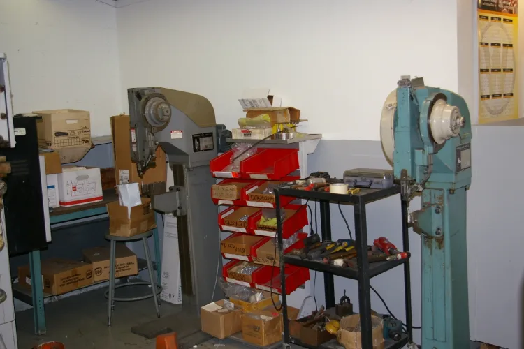 Photo #35 of CARLIN FABRICATORS,INC. - CNC TURRET, PRESS BRAKES & VERTICAL MACHINING CENTER, SHEARS, PRESSES, VERTICAL MILL, GRINDERS & MUCH MORE!