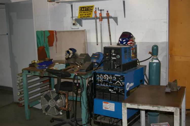 Photo #38 of CARLIN FABRICATORS,INC. - CNC TURRET, PRESS BRAKES & VERTICAL MACHINING CENTER, SHEARS, PRESSES, VERTICAL MILL, GRINDERS & MUCH MORE!