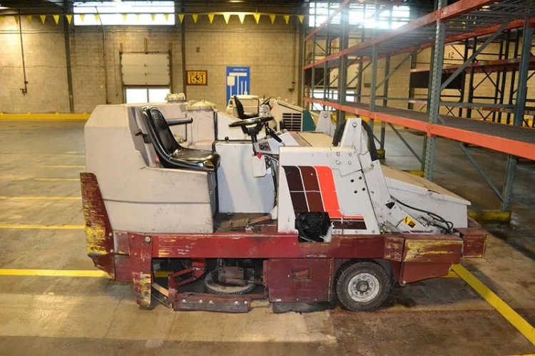 Photo #1 of DOMINICK'S WAREHOUSE: REFRIGERATED LOCAL GROCERY DELIVERY COMPANY - 1.1MM SQUARE FOOT DISTRIBUTION FACILITY