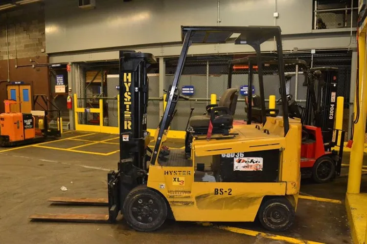 Photo #2 of DOMINICK'S WAREHOUSE: REFRIGERATED LOCAL GROCERY DELIVERY COMPANY - 1.1MM SQUARE FOOT DISTRIBUTION FACILITY