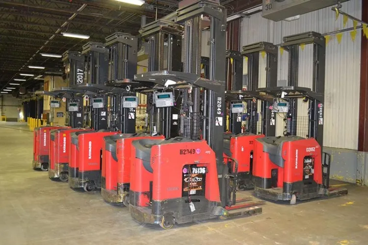 Photo #4 of DOMINICK'S WAREHOUSE: REFRIGERATED LOCAL GROCERY DELIVERY COMPANY - 1.1MM SQUARE FOOT DISTRIBUTION FACILITY