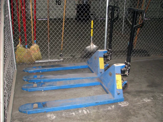 Photo #216 of HUGE 2-DAY AUCTION, DAY 1 - FORMERLY OWNED BY A HOOVER SUBSIDIARY - COMPLETE 425,000 SQ. FT. STATE-OF-THE-ART PLASTIC INJECTION MOLDING & CNC TOOL ROOM.
