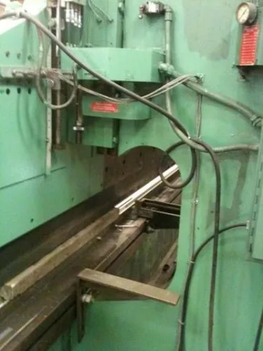 Photo #6 of 20' x 1" BERTSCH INITIAL PINCH PLATE BENDING ROLL & 400 TON x 30' PACIFIC HYDRAULIC CNC PRESS BRAKE