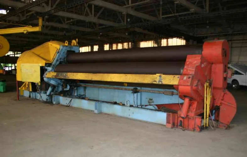 Photo #13 of 20' x 1" BERTSCH INITIAL PINCH PLATE BENDING ROLL & 400 TON x 30' PACIFIC HYDRAULIC CNC PRESS BRAKE