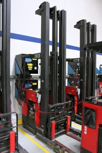 Photo #6 of HEALTHCARE DISTRIBUTION CENTER CLOSING, WAREHOUSE DISTRIBUTION EQUIPMENT INCLUDING: (36) RAYMOND ELECTRIC WAREHOUSE LIFTS, PICKERS, STRAPPING MACHINES, WULFTEC STRETCH WRAP MACHINES & MISC EQUIPMENT