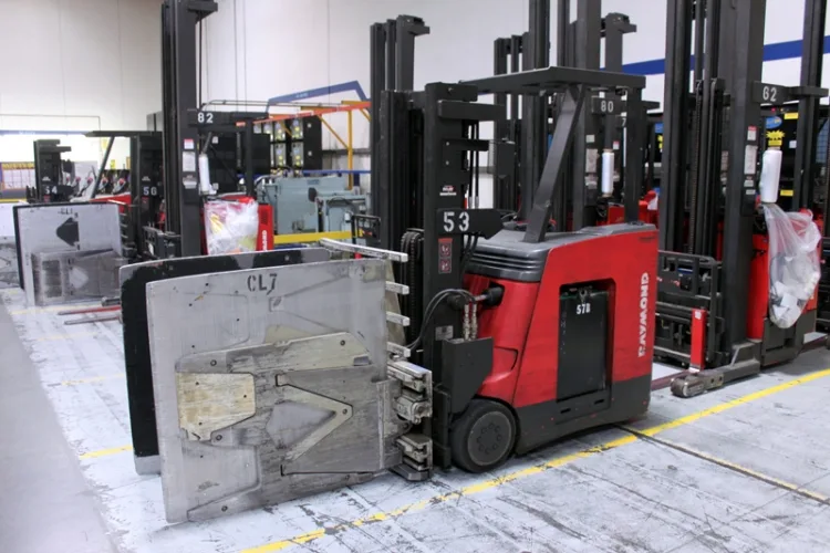 Photo #7 of HEALTHCARE DISTRIBUTION CENTER CLOSING, WAREHOUSE DISTRIBUTION EQUIPMENT INCLUDING: (36) RAYMOND ELECTRIC WAREHOUSE LIFTS, PICKERS, STRAPPING MACHINES, WULFTEC STRETCH WRAP MACHINES & MISC EQUIPMENT