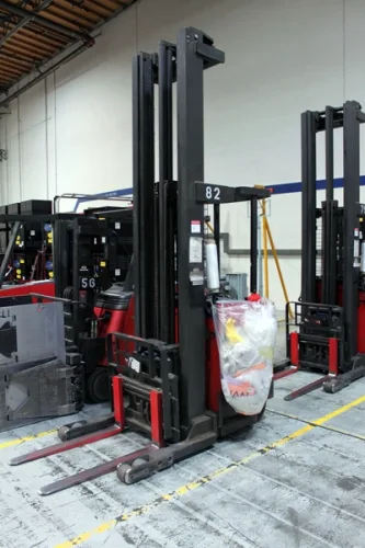 Photo #11 of HEALTHCARE DISTRIBUTION CENTER CLOSING, WAREHOUSE DISTRIBUTION EQUIPMENT INCLUDING: (36) RAYMOND ELECTRIC WAREHOUSE LIFTS, PICKERS, STRAPPING MACHINES, WULFTEC STRETCH WRAP MACHINES & MISC EQUIPMENT