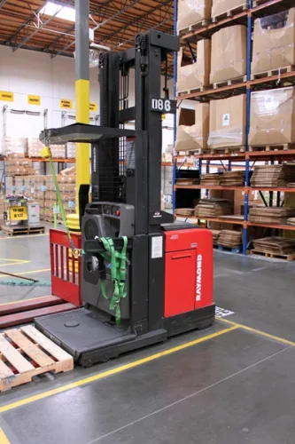 Photo #18 of HEALTHCARE DISTRIBUTION CENTER CLOSING, WAREHOUSE DISTRIBUTION EQUIPMENT INCLUDING: (36) RAYMOND ELECTRIC WAREHOUSE LIFTS, PICKERS, STRAPPING MACHINES, WULFTEC STRETCH WRAP MACHINES & MISC EQUIPMENT