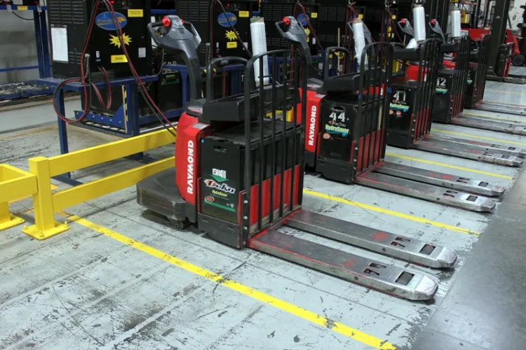 Photo #24 of HEALTHCARE DISTRIBUTION CENTER CLOSING, WAREHOUSE DISTRIBUTION EQUIPMENT INCLUDING: (36) RAYMOND ELECTRIC WAREHOUSE LIFTS, PICKERS, STRAPPING MACHINES, WULFTEC STRETCH WRAP MACHINES & MISC EQUIPMENT