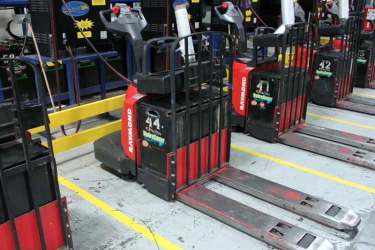 Photo #25 of HEALTHCARE DISTRIBUTION CENTER CLOSING, WAREHOUSE DISTRIBUTION EQUIPMENT INCLUDING: (36) RAYMOND ELECTRIC WAREHOUSE LIFTS, PICKERS, STRAPPING MACHINES, WULFTEC STRETCH WRAP MACHINES & MISC EQUIPMENT