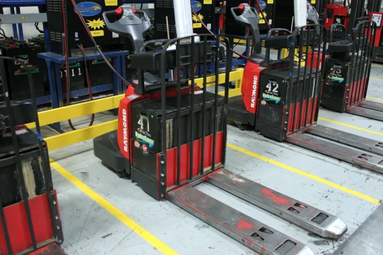 Photo #26 of HEALTHCARE DISTRIBUTION CENTER CLOSING, WAREHOUSE DISTRIBUTION EQUIPMENT INCLUDING: (36) RAYMOND ELECTRIC WAREHOUSE LIFTS, PICKERS, STRAPPING MACHINES, WULFTEC STRETCH WRAP MACHINES & MISC EQUIPMENT