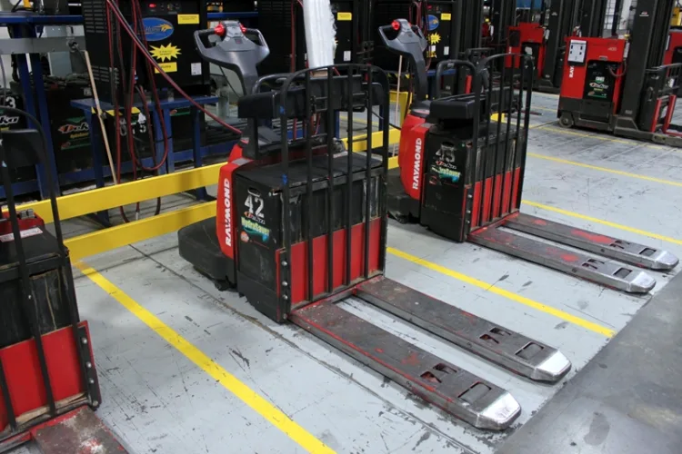 Photo #27 of HEALTHCARE DISTRIBUTION CENTER CLOSING, WAREHOUSE DISTRIBUTION EQUIPMENT INCLUDING: (36) RAYMOND ELECTRIC WAREHOUSE LIFTS, PICKERS, STRAPPING MACHINES, WULFTEC STRETCH WRAP MACHINES & MISC EQUIPMENT