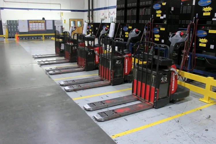 Photo #29 of HEALTHCARE DISTRIBUTION CENTER CLOSING, WAREHOUSE DISTRIBUTION EQUIPMENT INCLUDING: (36) RAYMOND ELECTRIC WAREHOUSE LIFTS, PICKERS, STRAPPING MACHINES, WULFTEC STRETCH WRAP MACHINES & MISC EQUIPMENT
