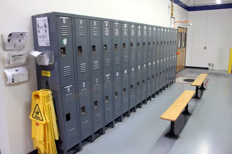 Photo #37 of HEALTHCARE DISTRIBUTION CENTER CLOSING, WAREHOUSE DISTRIBUTION EQUIPMENT INCLUDING: (36) RAYMOND ELECTRIC WAREHOUSE LIFTS, PICKERS, STRAPPING MACHINES, WULFTEC STRETCH WRAP MACHINES & MISC EQUIPMENT