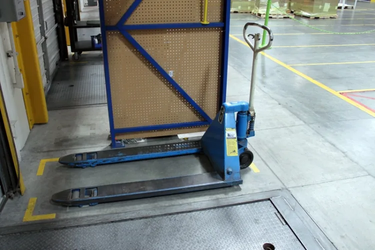 Photo #47 of HEALTHCARE DISTRIBUTION CENTER CLOSING, WAREHOUSE DISTRIBUTION EQUIPMENT INCLUDING: (36) RAYMOND ELECTRIC WAREHOUSE LIFTS, PICKERS, STRAPPING MACHINES, WULFTEC STRETCH WRAP MACHINES & MISC EQUIPMENT
