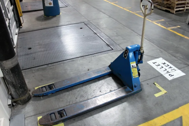 Photo #55 of HEALTHCARE DISTRIBUTION CENTER CLOSING, WAREHOUSE DISTRIBUTION EQUIPMENT INCLUDING: (36) RAYMOND ELECTRIC WAREHOUSE LIFTS, PICKERS, STRAPPING MACHINES, WULFTEC STRETCH WRAP MACHINES & MISC EQUIPMENT