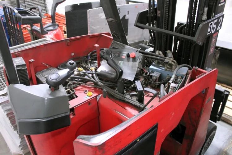 Photo #64 of HEALTHCARE DISTRIBUTION CENTER CLOSING, WAREHOUSE DISTRIBUTION EQUIPMENT INCLUDING: (36) RAYMOND ELECTRIC WAREHOUSE LIFTS, PICKERS, STRAPPING MACHINES, WULFTEC STRETCH WRAP MACHINES & MISC EQUIPMENT