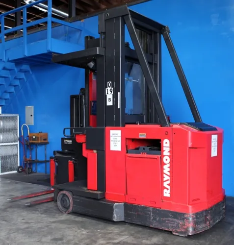 Photo #97 of HEALTHCARE DISTRIBUTION CENTER CLOSING, WAREHOUSE DISTRIBUTION EQUIPMENT INCLUDING: (36) RAYMOND ELECTRIC WAREHOUSE LIFTS, PICKERS, STRAPPING MACHINES, WULFTEC STRETCH WRAP MACHINES & MISC EQUIPMENT