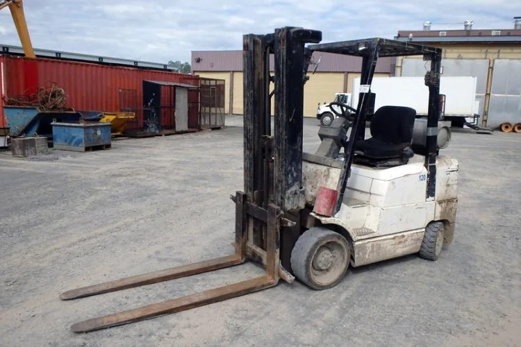 Photo #15 of HUGE 2-DAY AUCTION, DAY 2 - AS AWARDED BY THE TRUSTEE, PRICEWATERHOUSE COOPERS INC, - EDS DECOMMISSIONING CANADA INC: LARGE AUCTION OF LATE MODEL DEMOLITION EQUIPMENT