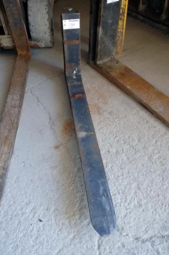 Photo #19 of HUGE 2-DAY AUCTION, DAY 2 - AS AWARDED BY THE TRUSTEE, PRICEWATERHOUSE COOPERS INC, - EDS DECOMMISSIONING CANADA INC: LARGE AUCTION OF LATE MODEL DEMOLITION EQUIPMENT