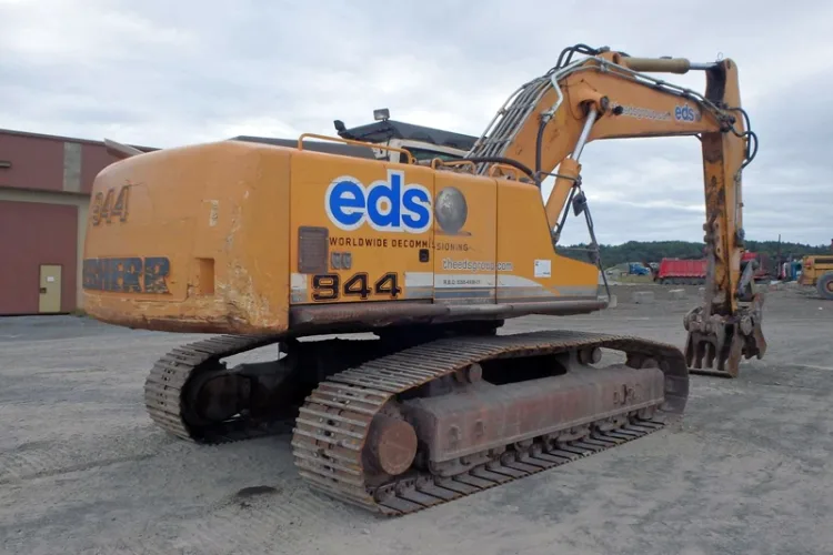 Photo #39 of HUGE 2-DAY AUCTION, DAY 2 - AS AWARDED BY THE TRUSTEE, PRICEWATERHOUSE COOPERS INC, - EDS DECOMMISSIONING CANADA INC: LARGE AUCTION OF LATE MODEL DEMOLITION EQUIPMENT