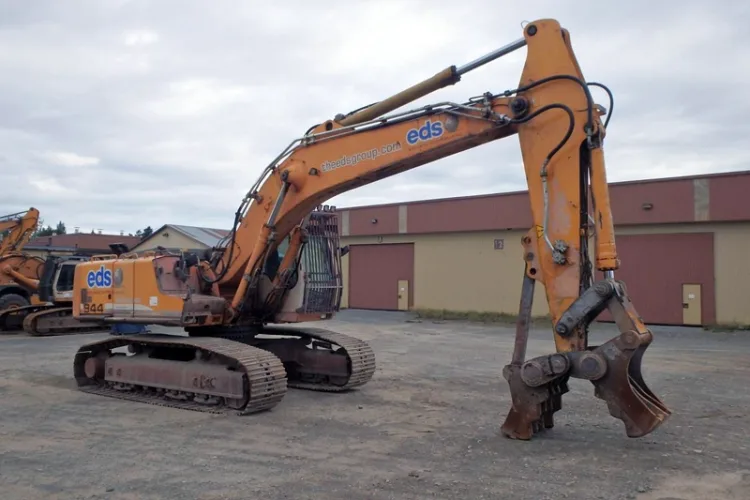 Photo #40 of HUGE 2-DAY AUCTION, DAY 2 - AS AWARDED BY THE TRUSTEE, PRICEWATERHOUSE COOPERS INC, - EDS DECOMMISSIONING CANADA INC: LARGE AUCTION OF LATE MODEL DEMOLITION EQUIPMENT