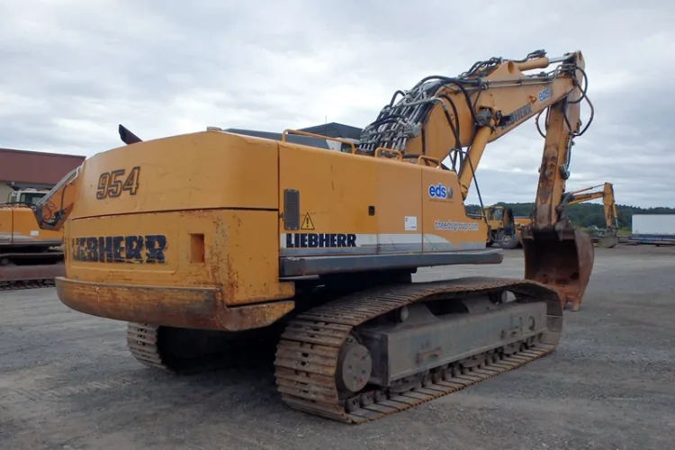 Photo #46 of HUGE 2-DAY AUCTION, DAY 2 - AS AWARDED BY THE TRUSTEE, PRICEWATERHOUSE COOPERS INC, - EDS DECOMMISSIONING CANADA INC: LARGE AUCTION OF LATE MODEL DEMOLITION EQUIPMENT