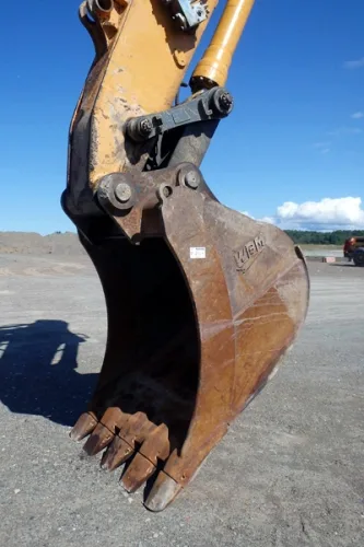 Photo #48 of HUGE 2-DAY AUCTION, DAY 2 - AS AWARDED BY THE TRUSTEE, PRICEWATERHOUSE COOPERS INC, - EDS DECOMMISSIONING CANADA INC: LARGE AUCTION OF LATE MODEL DEMOLITION EQUIPMENT