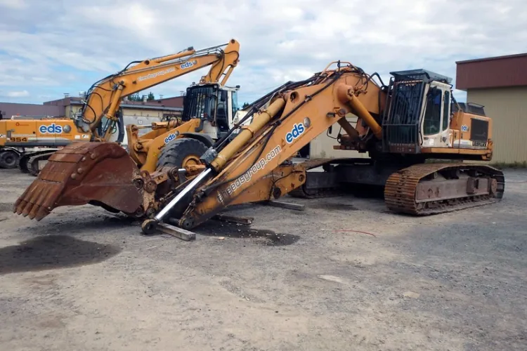 Photo #51 of HUGE 2-DAY AUCTION, DAY 2 - AS AWARDED BY THE TRUSTEE, PRICEWATERHOUSE COOPERS INC, - EDS DECOMMISSIONING CANADA INC: LARGE AUCTION OF LATE MODEL DEMOLITION EQUIPMENT