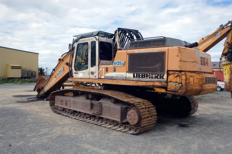 Photo #53 of HUGE 2-DAY AUCTION, DAY 2 - AS AWARDED BY THE TRUSTEE, PRICEWATERHOUSE COOPERS INC, - EDS DECOMMISSIONING CANADA INC: LARGE AUCTION OF LATE MODEL DEMOLITION EQUIPMENT