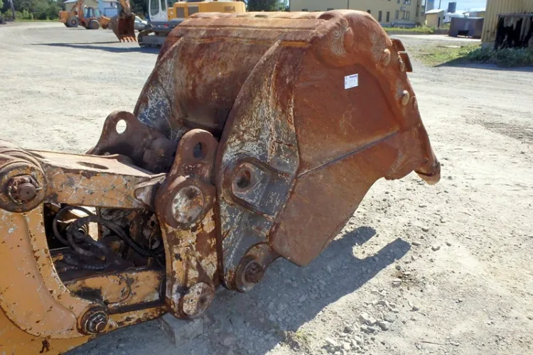 Photo #57 of HUGE 2-DAY AUCTION, DAY 2 - AS AWARDED BY THE TRUSTEE, PRICEWATERHOUSE COOPERS INC, - EDS DECOMMISSIONING CANADA INC: LARGE AUCTION OF LATE MODEL DEMOLITION EQUIPMENT
