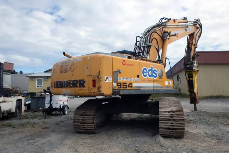 Photo #59 of HUGE 2-DAY AUCTION, DAY 2 - AS AWARDED BY THE TRUSTEE, PRICEWATERHOUSE COOPERS INC, - EDS DECOMMISSIONING CANADA INC: LARGE AUCTION OF LATE MODEL DEMOLITION EQUIPMENT