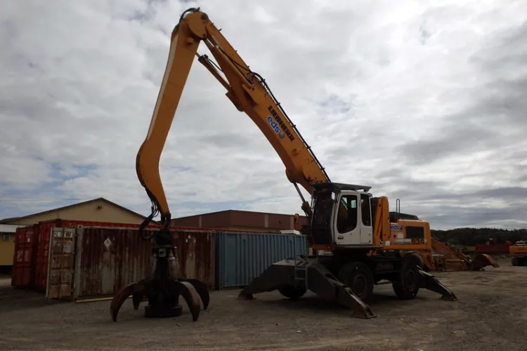 Photo #68 of HUGE 2-DAY AUCTION, DAY 2 - AS AWARDED BY THE TRUSTEE, PRICEWATERHOUSE COOPERS INC, - EDS DECOMMISSIONING CANADA INC: LARGE AUCTION OF LATE MODEL DEMOLITION EQUIPMENT