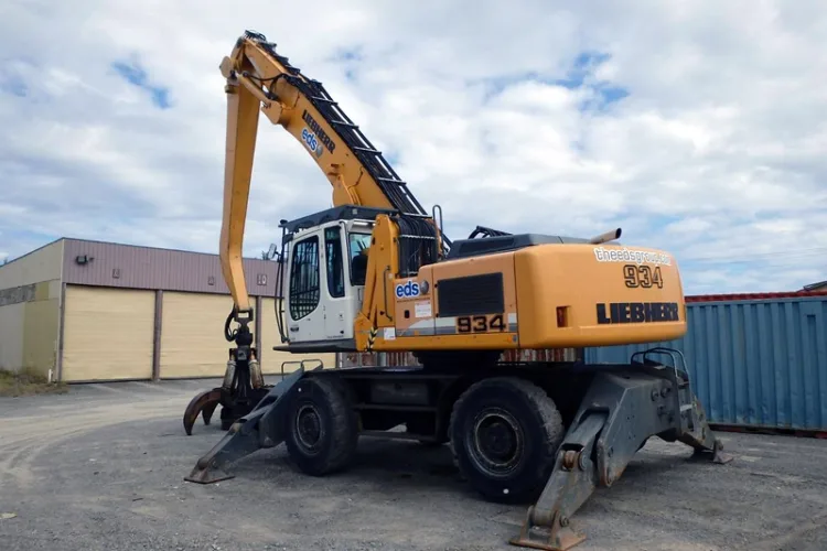 Photo #69 of HUGE 2-DAY AUCTION, DAY 2 - AS AWARDED BY THE TRUSTEE, PRICEWATERHOUSE COOPERS INC, - EDS DECOMMISSIONING CANADA INC: LARGE AUCTION OF LATE MODEL DEMOLITION EQUIPMENT