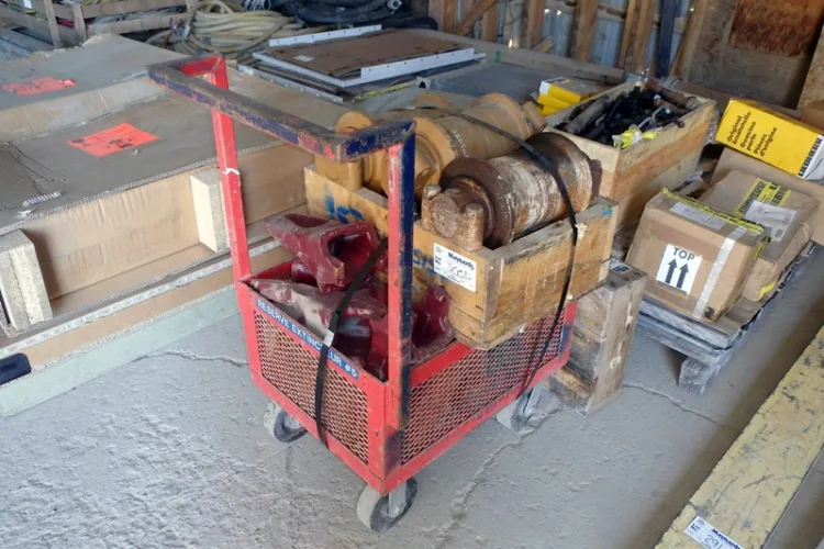 Photo #73 of HUGE 2-DAY AUCTION, DAY 2 - AS AWARDED BY THE TRUSTEE, PRICEWATERHOUSE COOPERS INC, - EDS DECOMMISSIONING CANADA INC: LARGE AUCTION OF LATE MODEL DEMOLITION EQUIPMENT